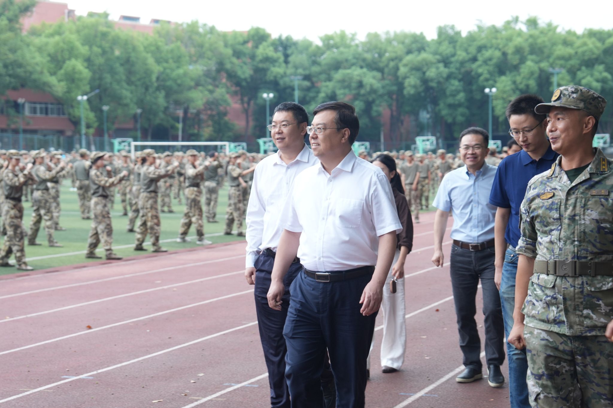 文件名称:王书记慰问军训.jpg原图大小:11.69MB