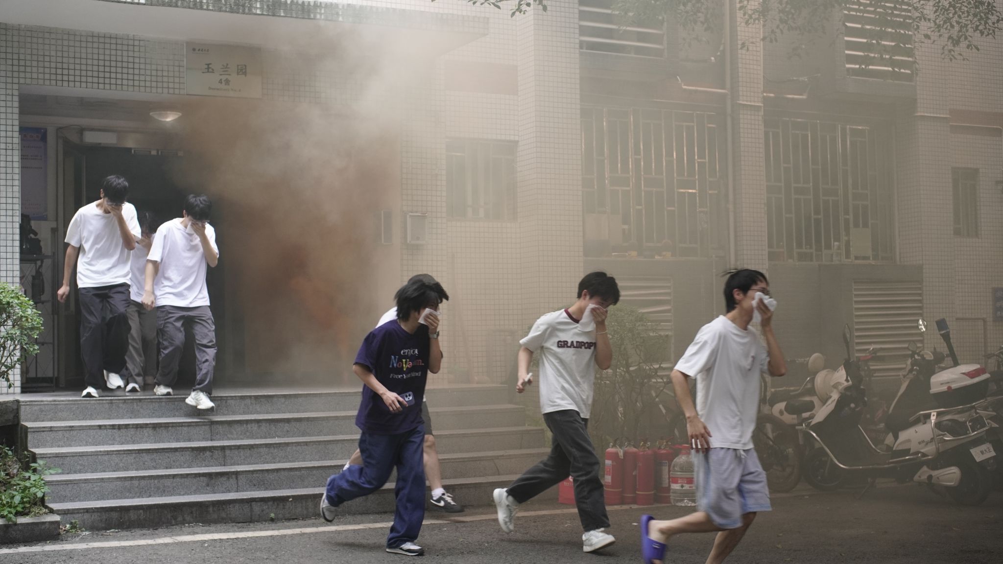 文件名称:逃生演练.JPG原图大小:11.07MB