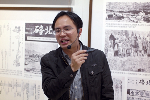 在“象牙塔”与“泥巴墙”之间 在“象牙塔”与“泥巴墙”之间
