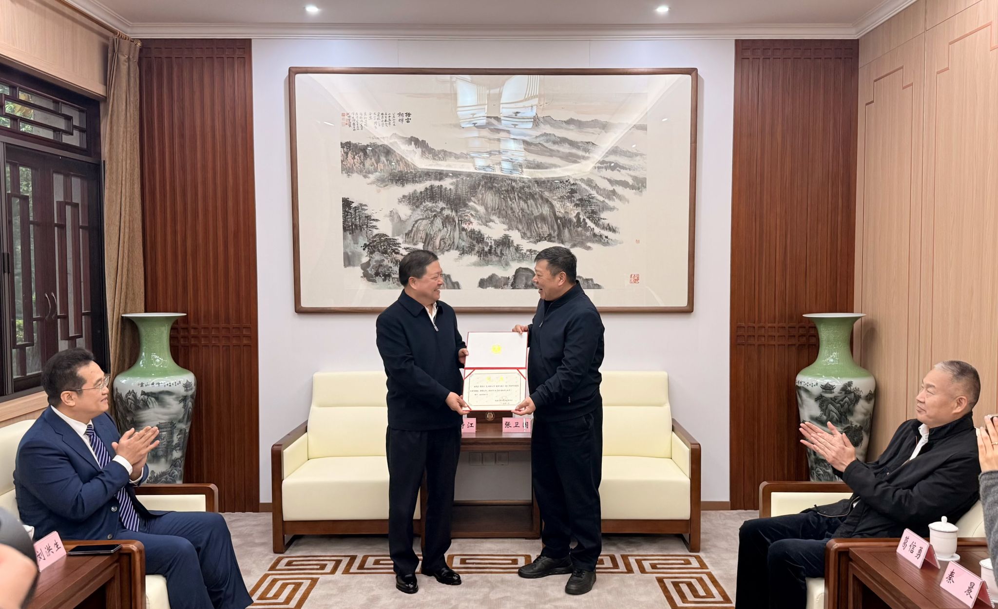 文件名称:新洪基.jpg原图大小:3.46MB