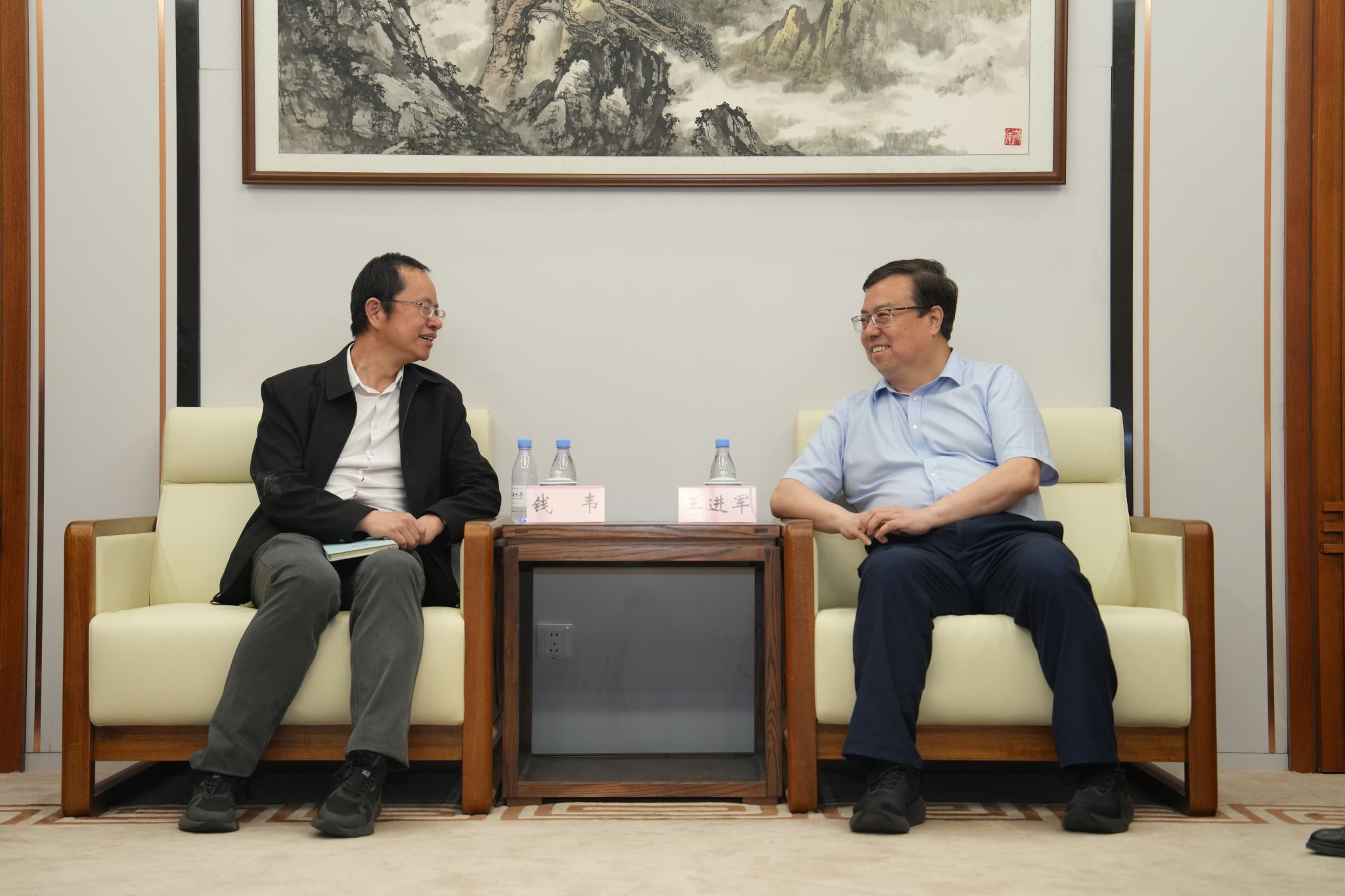 文件名称:DSC02127.JPG原图大小:34.99MB